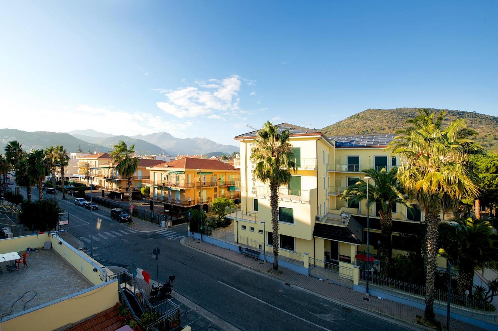 Fornaci 9 Rivieraholiday Pietra Ligure Exterior photo